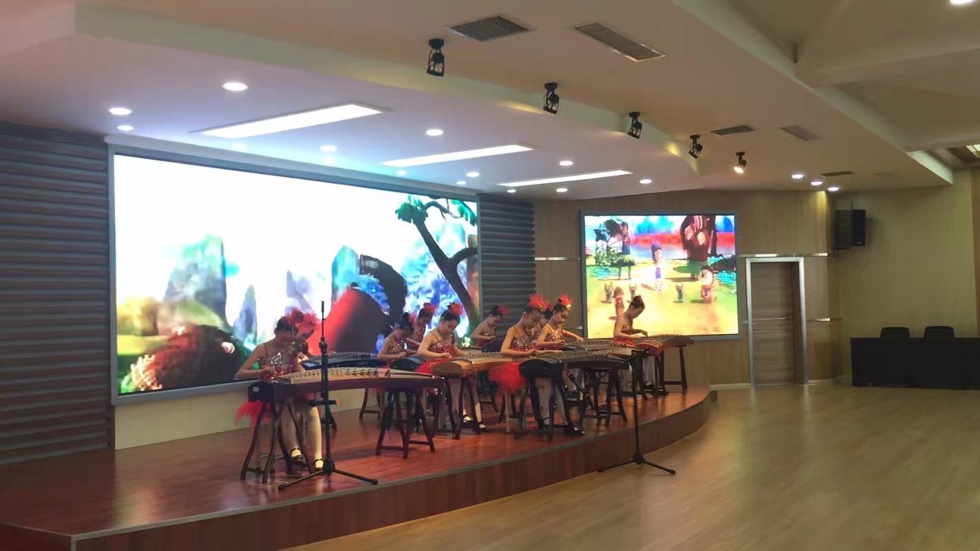 教育局演出·红装合奏