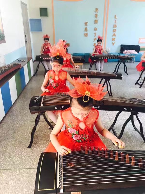 教育局演出·教室练奏