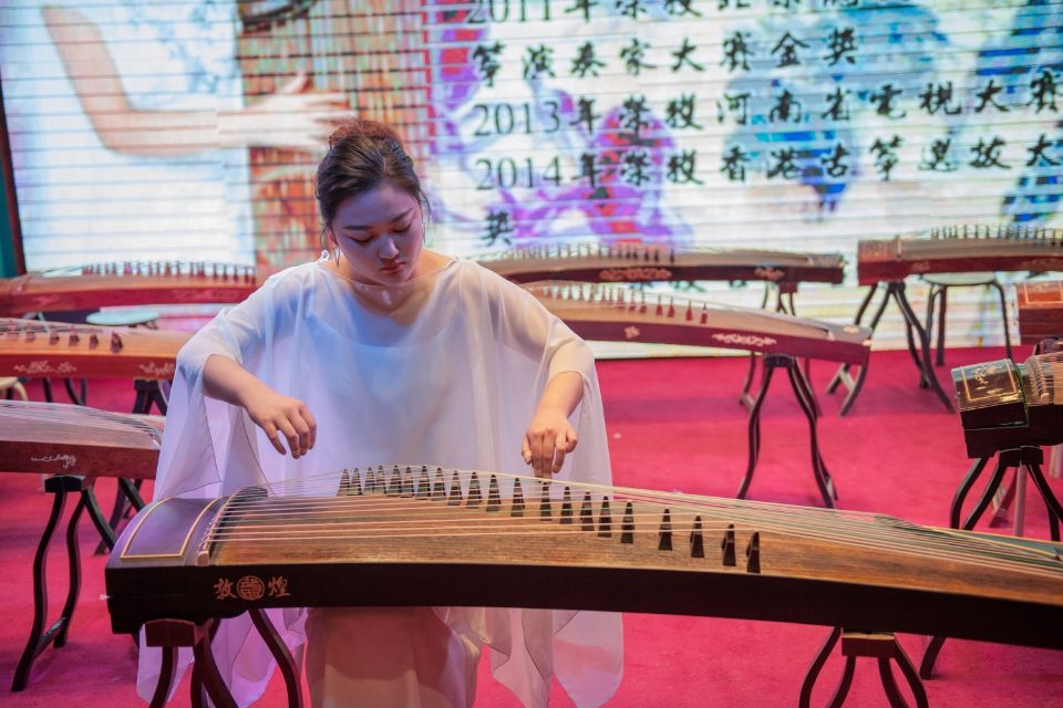 敦煌古筝独奏·赛事荣誉屏
