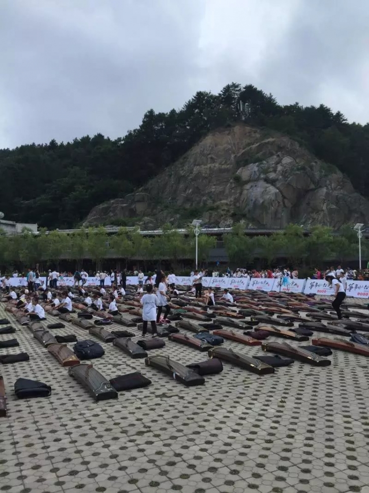 筝筝日上·广场百筝阵列